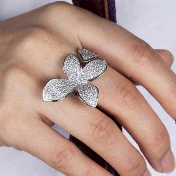 Beautiful 925 Silver Ring - Picture 9 of 13